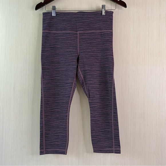 Athleta Pants - Athleta Women’s Ultimate Capri Double Pockets Purple/Black Size Small